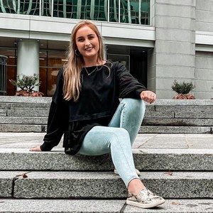 Meet your Posher, Briana